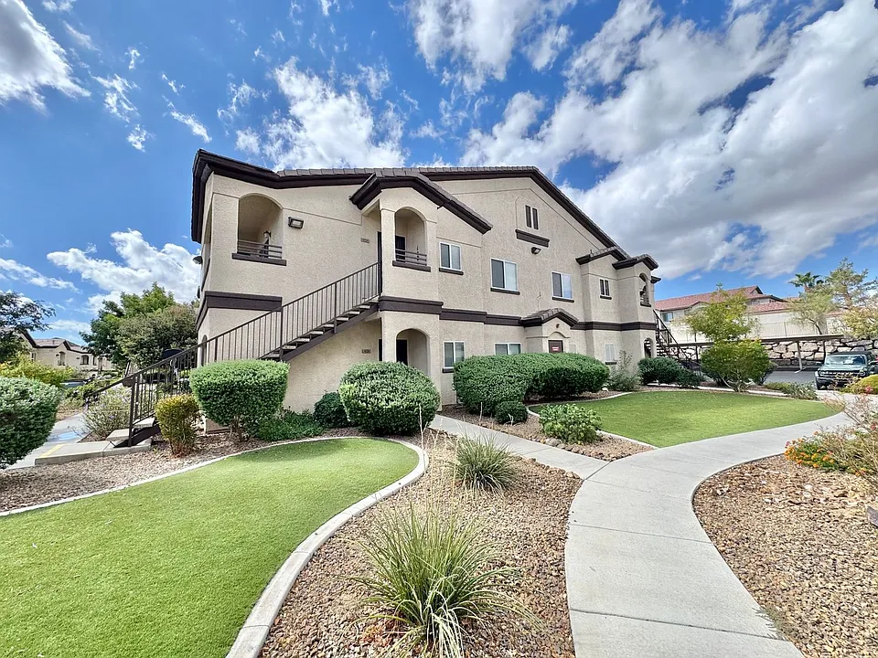 2291 W Horizon Ridge Pkwy #4124