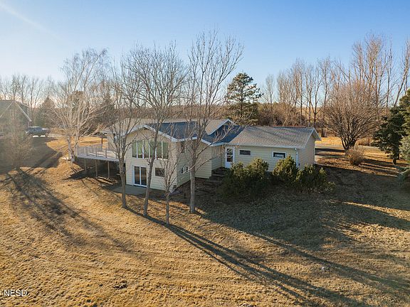 3rd image of 154 NW Lake Dr