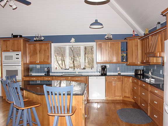 2nd image of 3769 Loton Dr