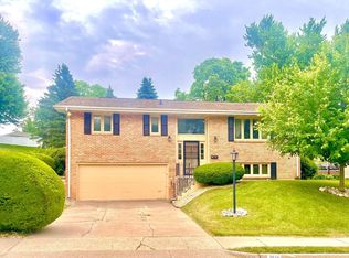2624 Mineral St, Dubuque, IA 52001