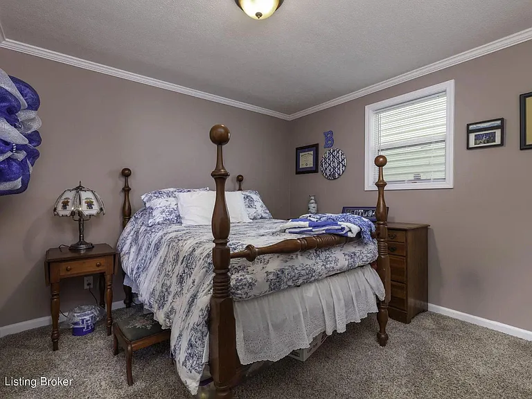 1102 Lydia St — Photo 16