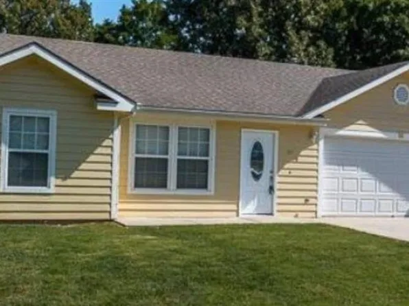 101 S Delaware St, Tonganoxie, KS 66086