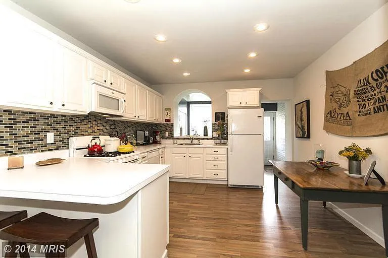 3031 Huntingdon Ave — Photo 8