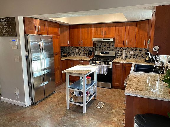 4th image of 5263 Meadowknoll Ln