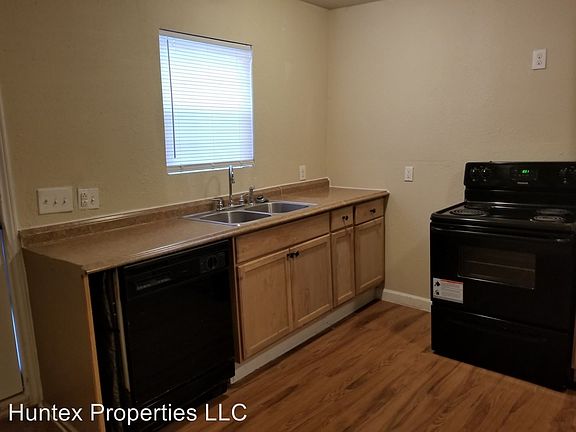 2nd image of 4010 Lee St APT 3