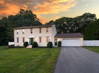 15 Winterberry Dr, Coventry, RI 02816