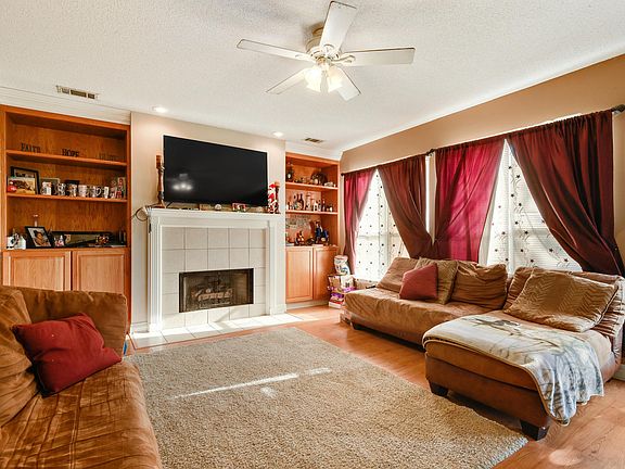 4th image of 11807 Summerhaven Cir