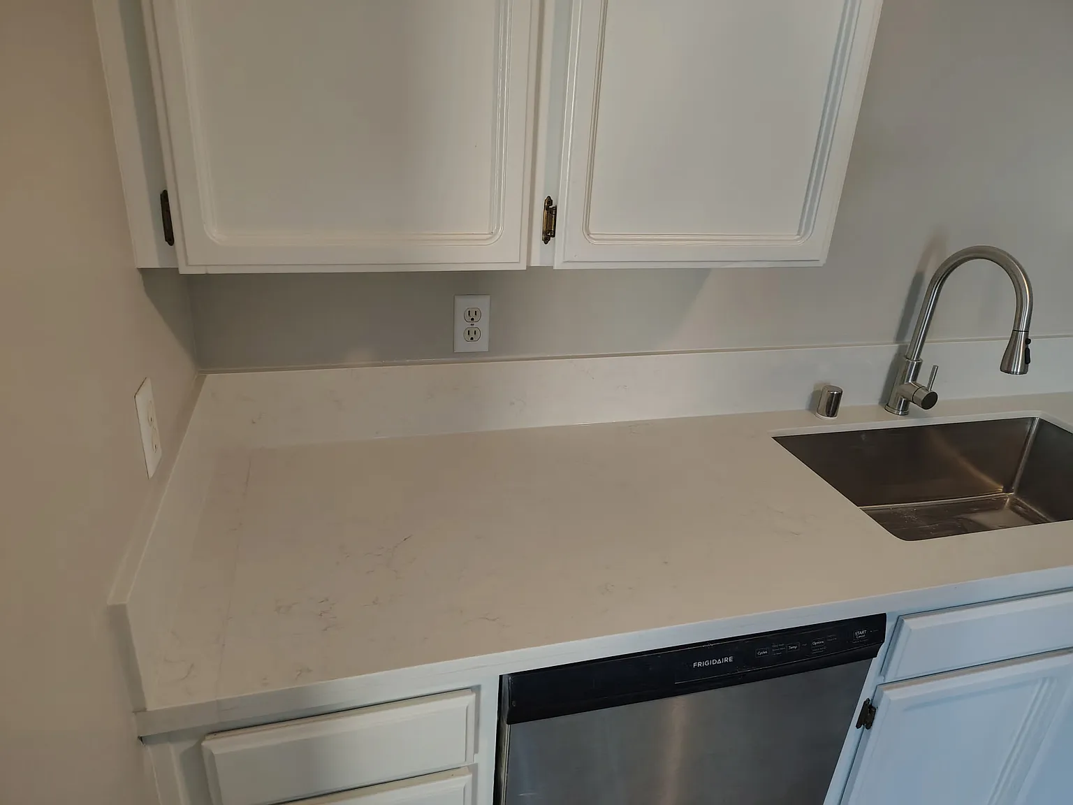3 bed, 2.5 bath, 1476 sqft, $2,500 — Photo 3