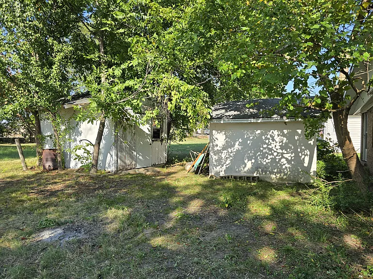 4304 Race St — Photo 12
