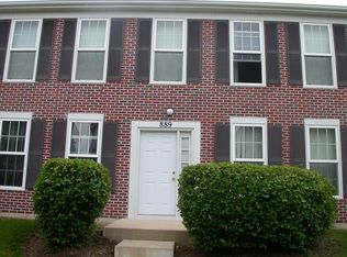 889 Four Seasons Blvd, Aurora, IL 60504
