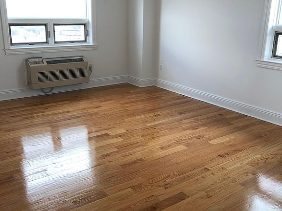 5th image of 822 22nd St #1403