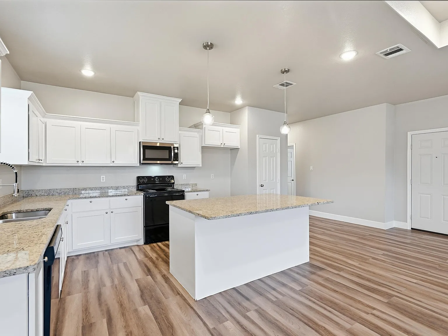 3 bed, 1454 sqft, $1,500 — Photo 2