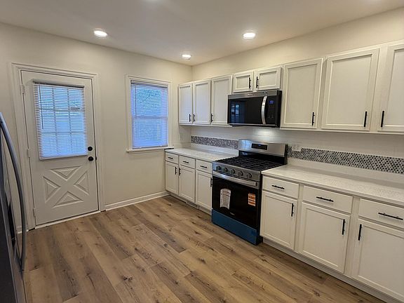 3rd image of 4132 Johnson Ave