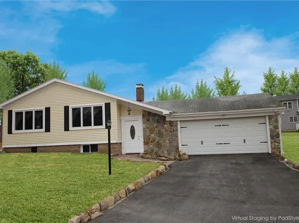 4-4 Sherwood Ln, Greenville, RI 02828