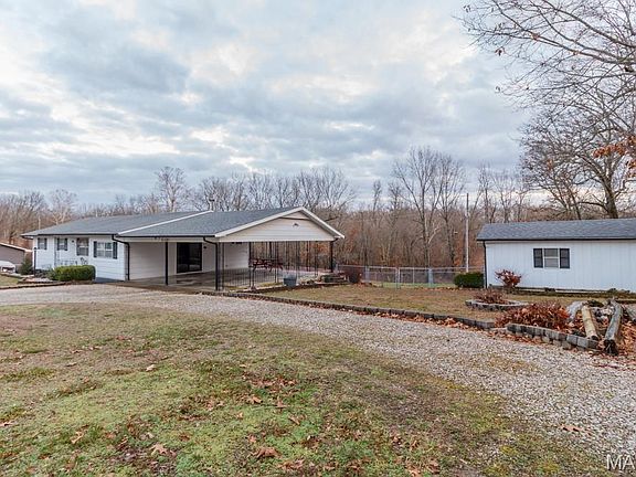 3rd image of 19110 Glade Springs Rd