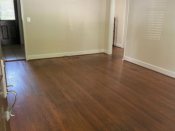2nd image of 2901 Blair Blvd #Boulevardb