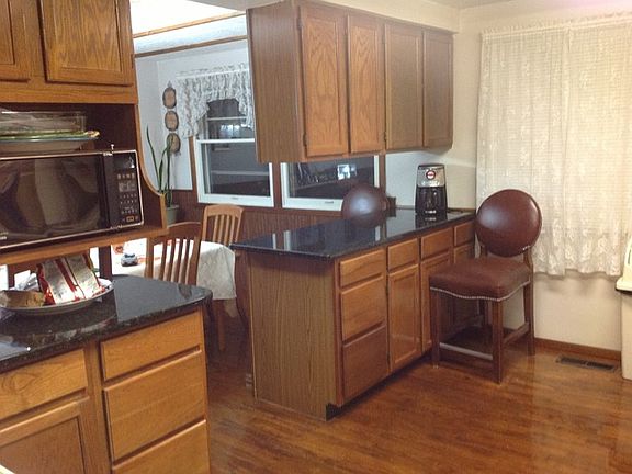 4th image of 4014 Berkshire Ct