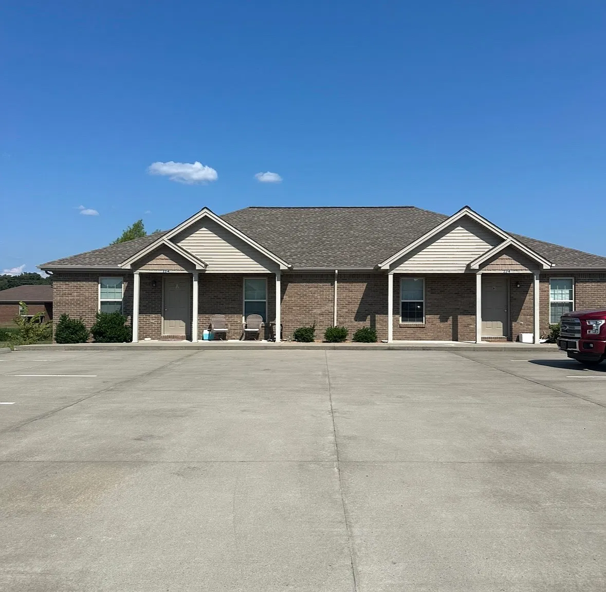 3 bed, 1285 sqft, $1,900 — Photo 1