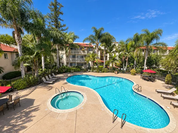 Villa La Paloma Apartments | 7722 Reseda Blvd