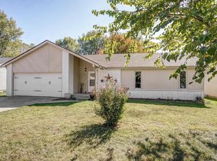 1642 W Whiteside St, Springfield, MO 65807