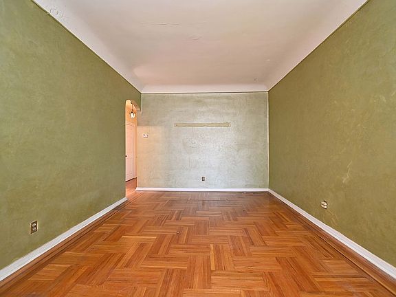 4th image of 2238 E 27th St