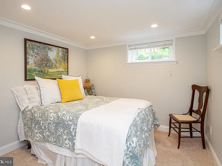 204 S Ivy St — Photo 18