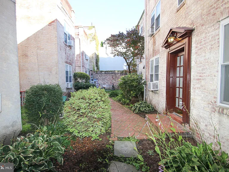 1612 Pine St #13 — Photo 13