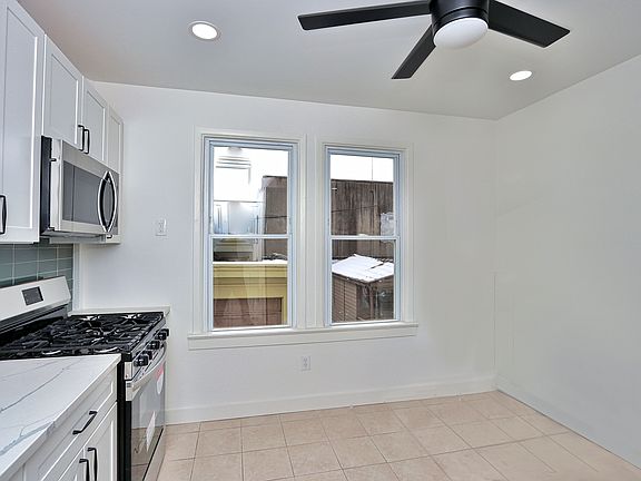 4th image of 10 Boyden Pkwy S #1