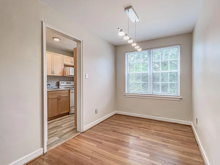 109 E Glebe Rd #C — Photo 3