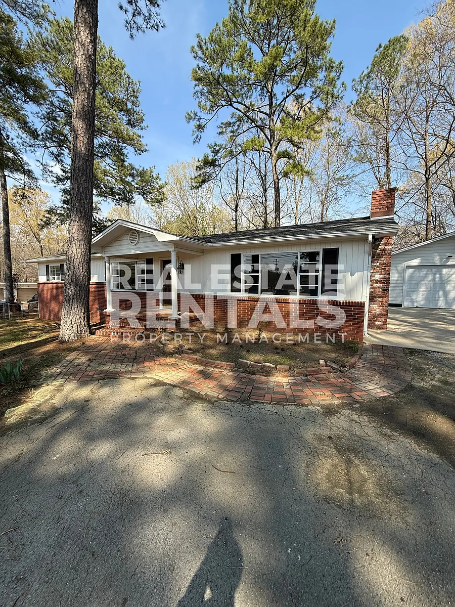 Building Photo - 688 Sutton Bridge Rd