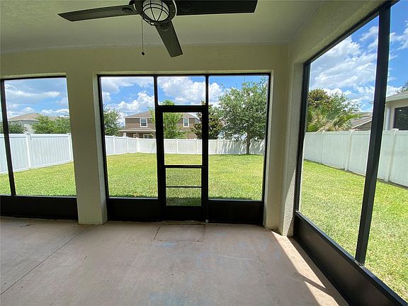 4th image of 15138 Evergreen Oak Loop