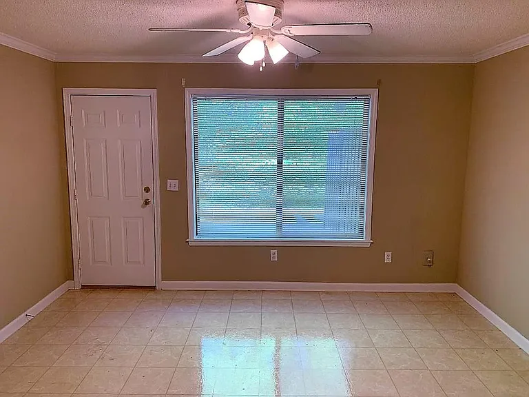 429 Mount Vernon Dr — Photo 6