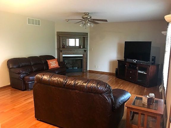 5th image of 144 Hill Top Ln