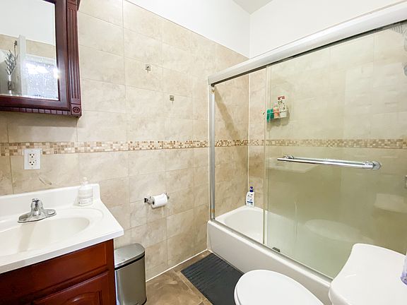5th image of 74 Macdonough St APT 3