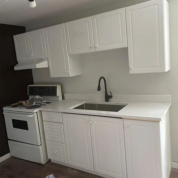 1686 Fieldcrest Ln — Photo 3