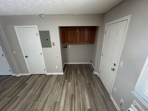 3rd image of 1205 Bunker Hill Ct APT B