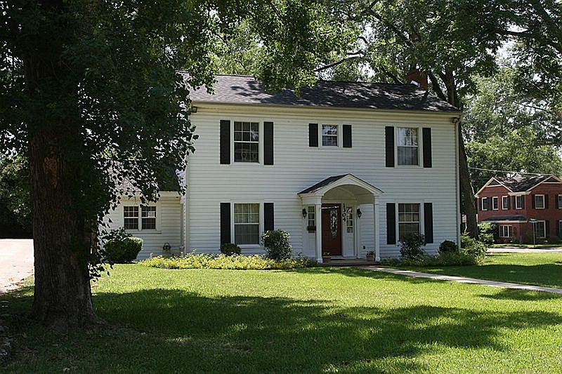 1st image of 1304 N Fredonia St