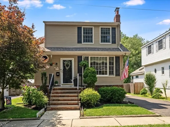 15 Oak St, Hillsdale Boro, NJ 07642