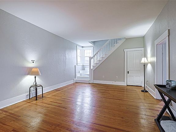 5th image of 125 S Broadway St