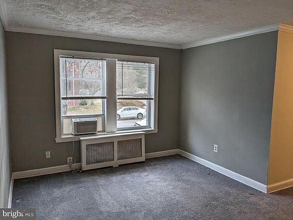 5th image of 1400 N Kenilworth St APT 1