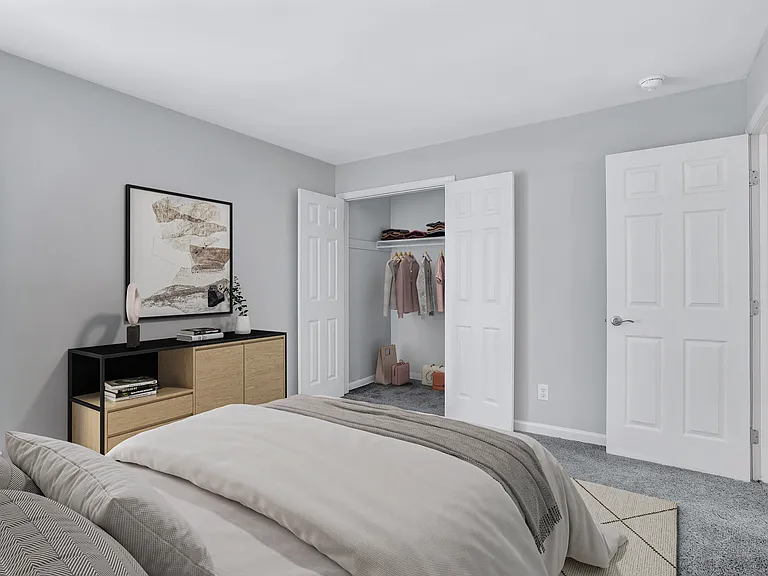 Lakeview Apartments & Townhomes — Photo 11