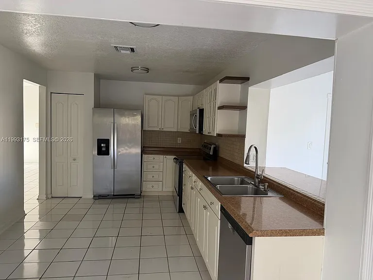 12695 SW 144th Ter — Photo 4