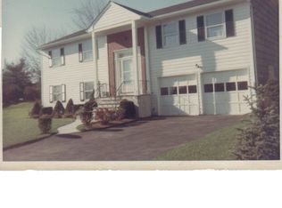 103 Pengilly Dr, New Rochelle, NY 10804