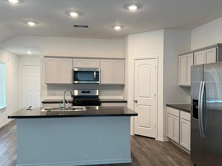 6007 Diamond Vista Ct N — Photo 3