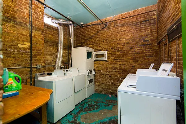 Rented by Nooklyn NYC LLC | media 22