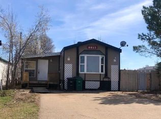 9917 W 106a St, High Level, AB T0H 1Z0