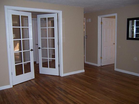 2nd image of 3384 S Hillsdale Dr