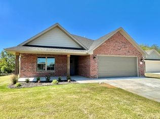 2502 Kathryn Crt, Siloam Springs, AR 72761
