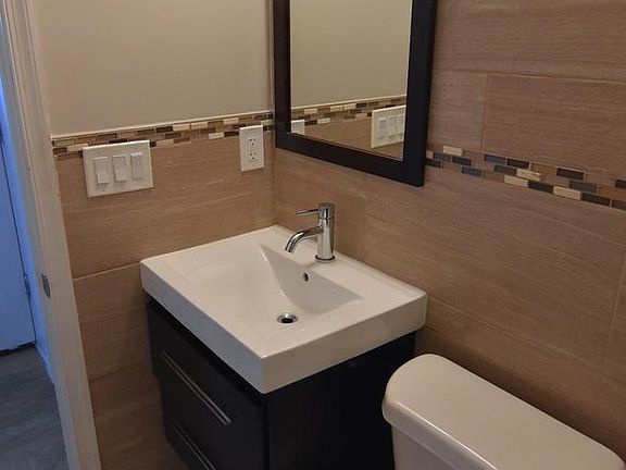 4th image of 907 S 13th St #46cnvgbmu