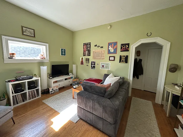 114 W Seneca St — Photo 1